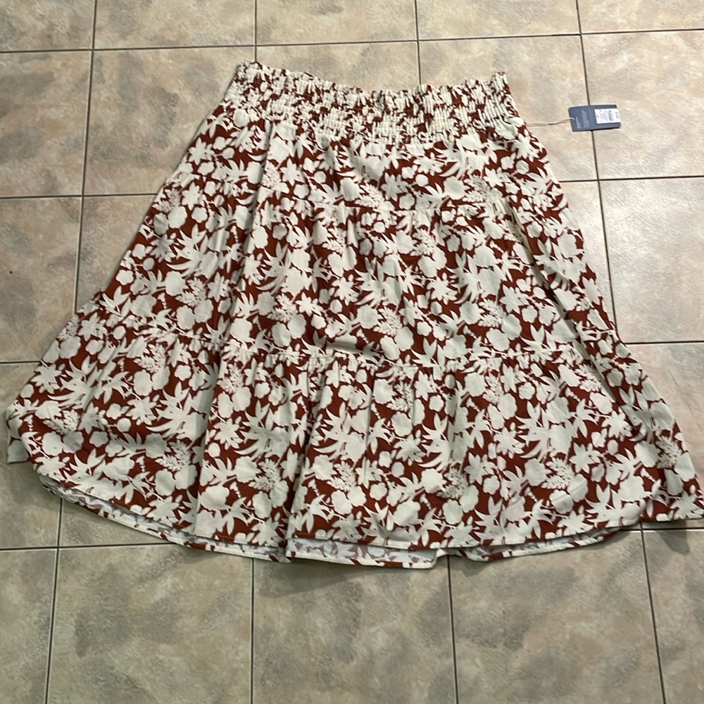 NWT universal threads, floral jungle print skirt